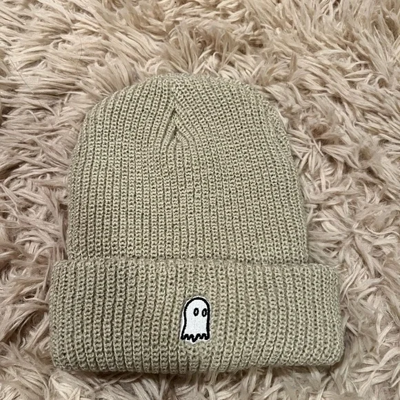 Lonely ghost beanie - Picture 2 of 4